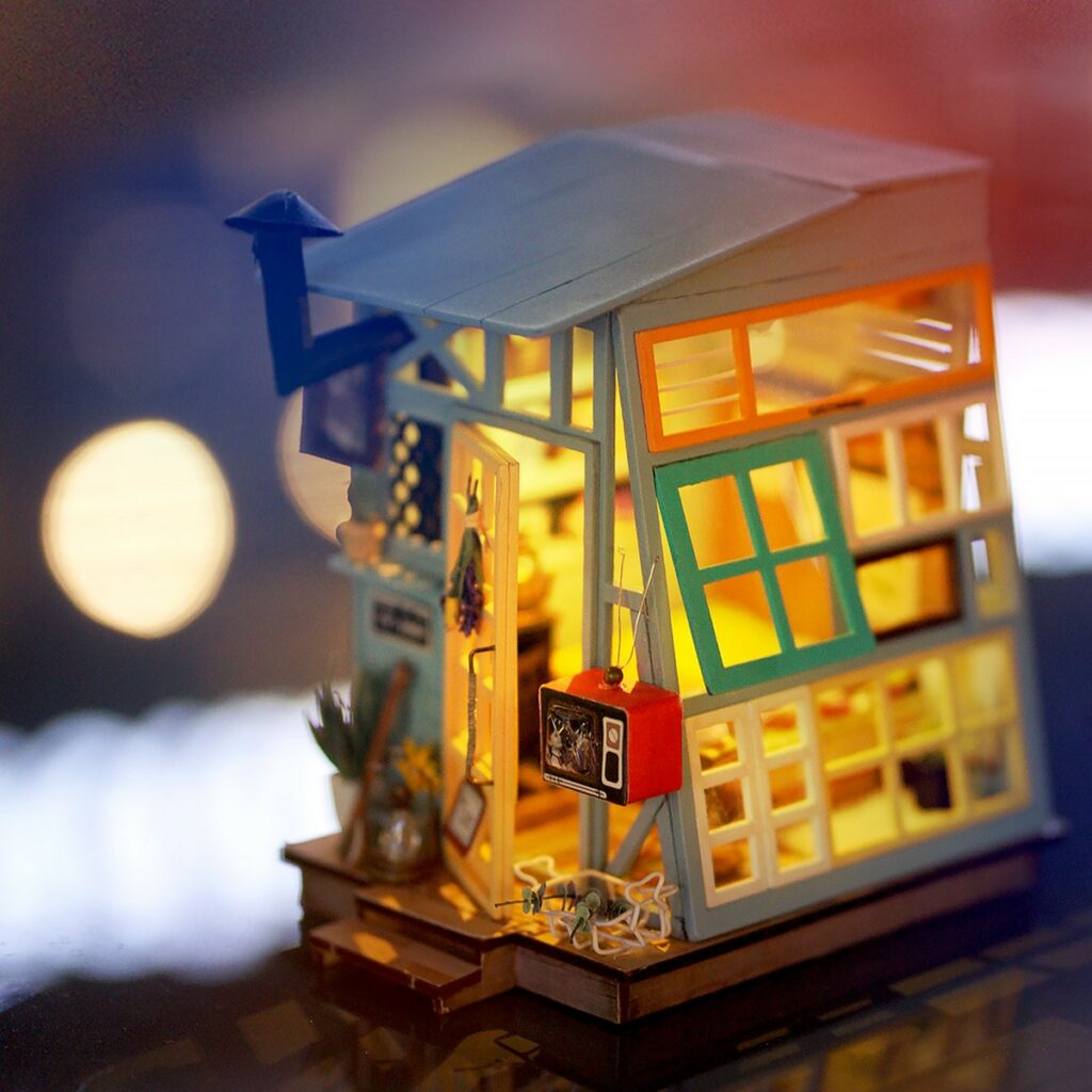 miniature dollhouse